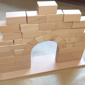 Arche romane en bois